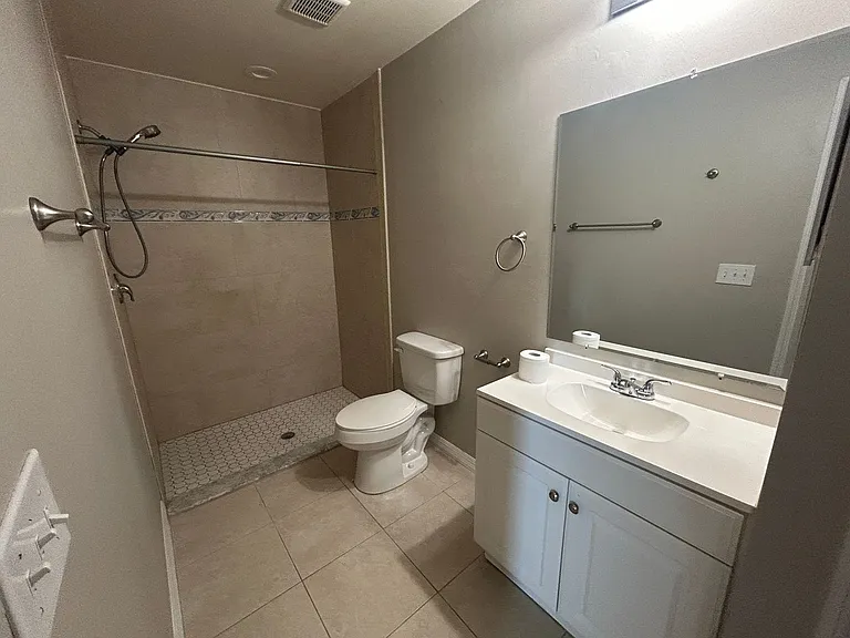 523-527 SE 6th Pl — Photo 11