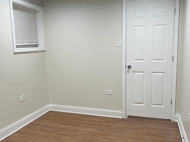 6111 S Champlain Ave #BASEMENT — Photo 7