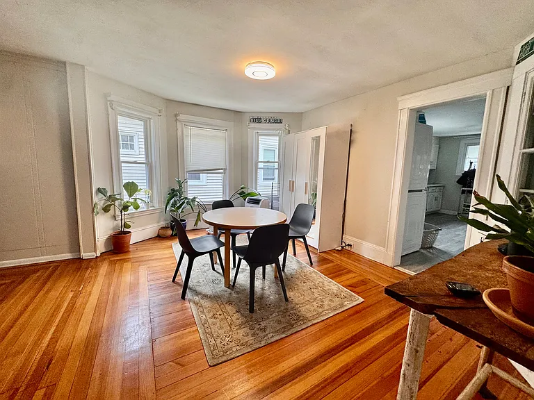 36 Simpson Ave #2 — Photo 2
