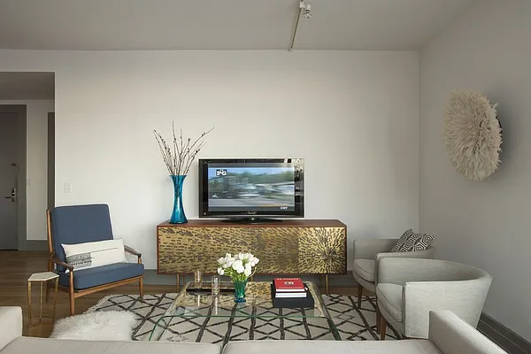 Rented by Two Trees | media 11