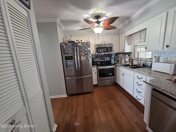 5th image of 3910 Kirby Ln