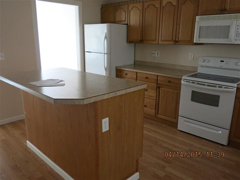 2nd image of 1060 W Nugget Ave