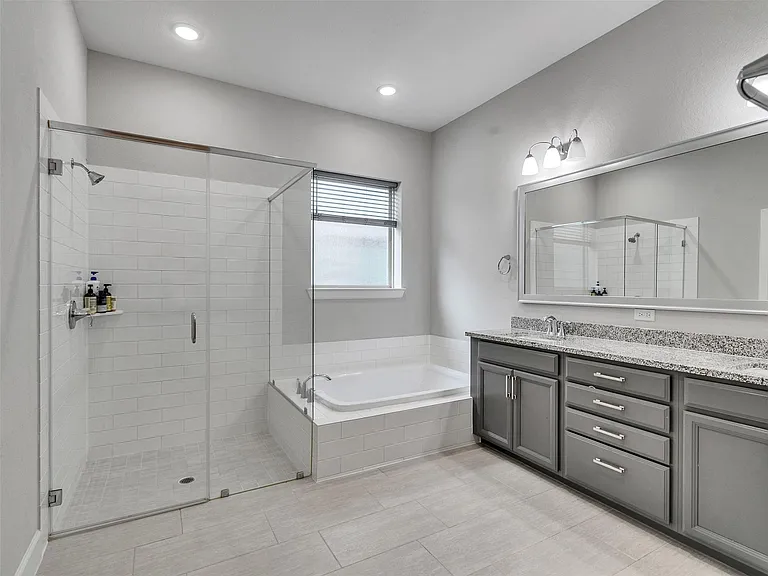 32212 Highwood Green Ln — Photo 21