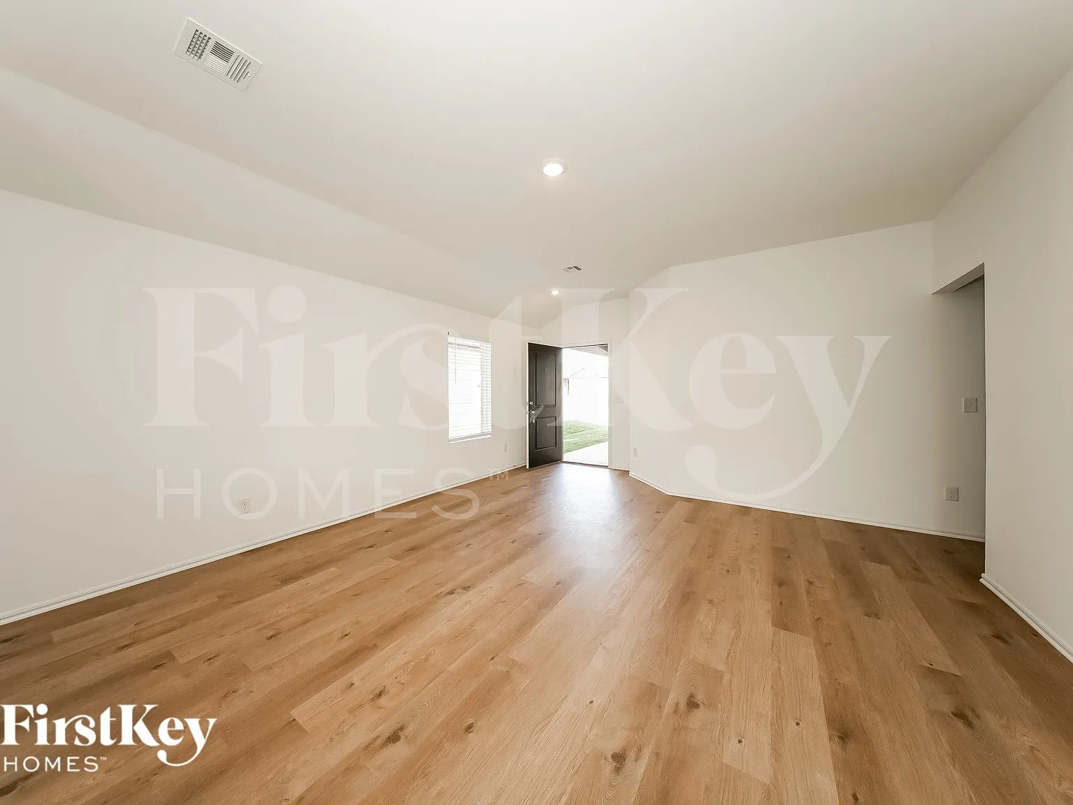 3 bed, 2.0 bath, 1301 sqft, $1,450 — Photo 4