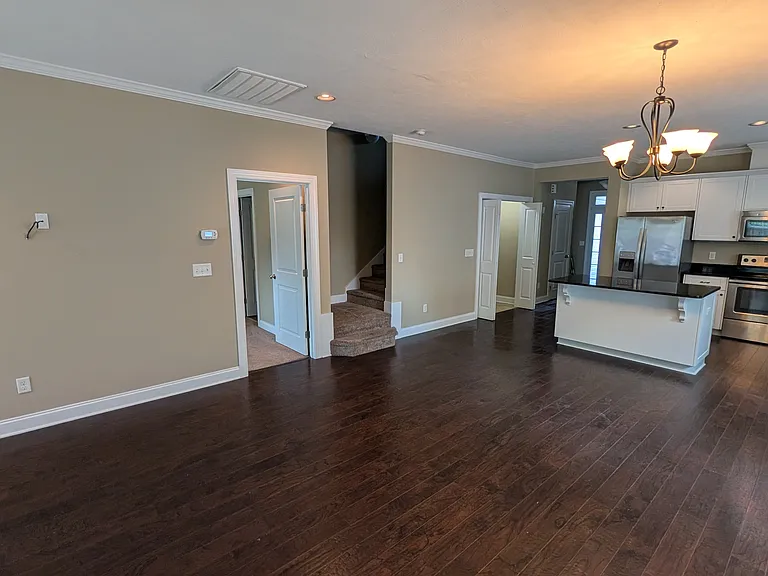 108 Kenosha Ct — Photo 4