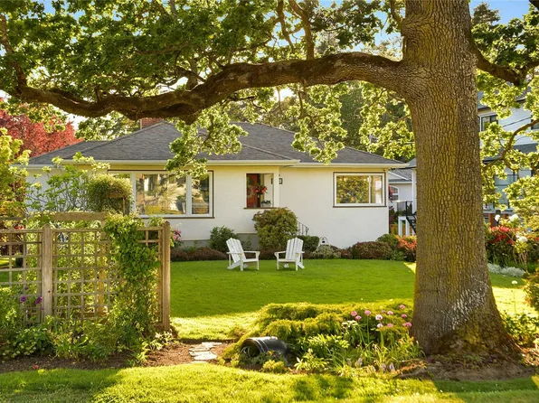 3810 Epsom Dr, Saanich, BC V8P 3S7