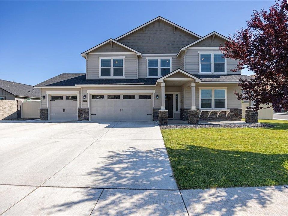 1st image of 3909 Curtis Dr