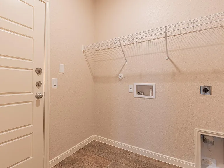 746 Farmers Dell St — Photo 12