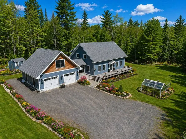 16 Hayes Rd, North Creek, NY 12853