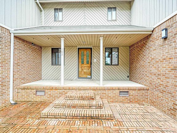 2nd image of 102 Whitewater Bnd