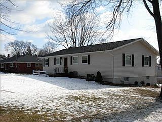 2nd image of 929 Fassett Rd