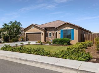 201 Claudia Autumn Dr, Bakersfield, CA 93314