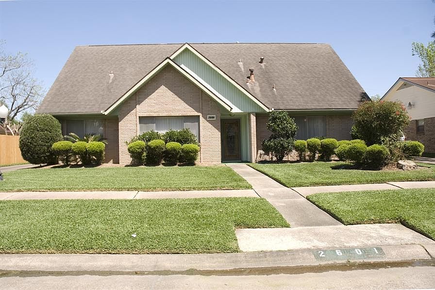 1st image of 2601 Esther Ave