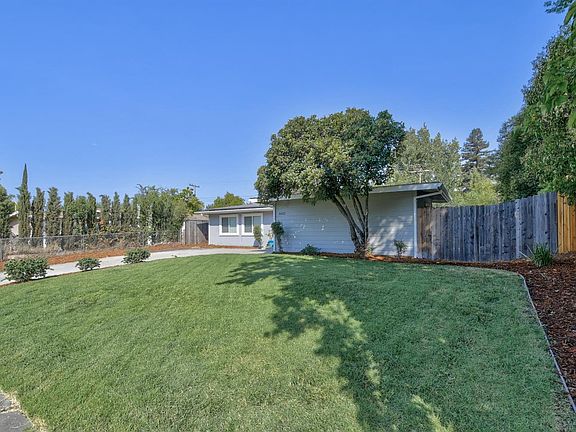 3rd image of 6653 Melrose Dr