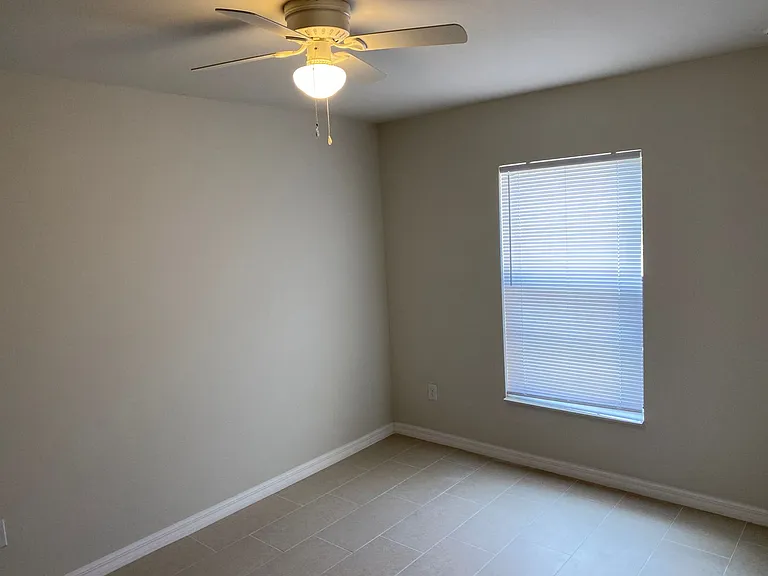 $250 move in special - 3 bedroom, 2 bath Duplex — Photo 9