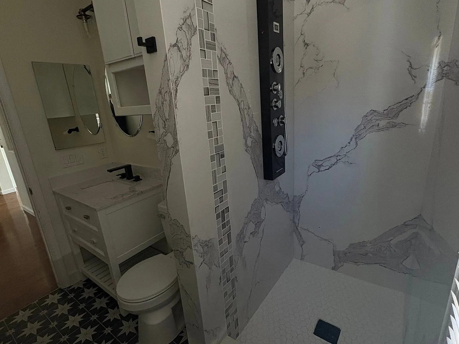 7 bed, 3576 sqft, $750 — Photo 2