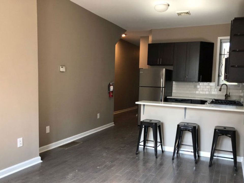 1st image of 1820 N Willington St #1