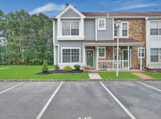 45 Horseshoe Ct, Tinton Falls, NJ 07753