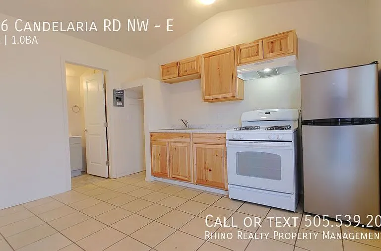 516 Candelaria Rd NW #E — Photo 1