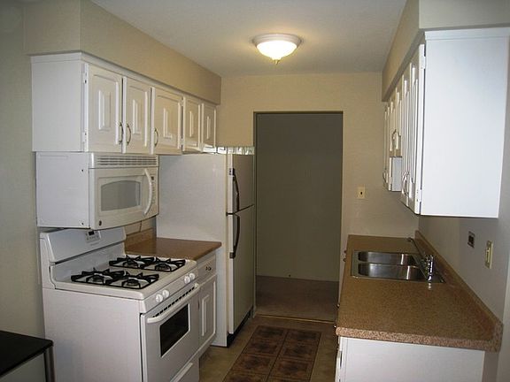 3rd image of 1198 Royal Glen Dr APT 313E