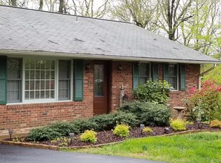 18355 Sharon Rd, Triangle, VA 22172