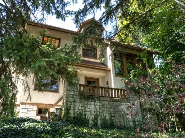 6 Hedgerow Ln, Cincinnati, OH 45220