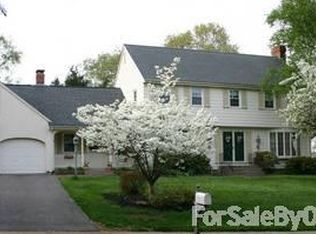 63 Old Common Rd, Wethersfield, CT 06109