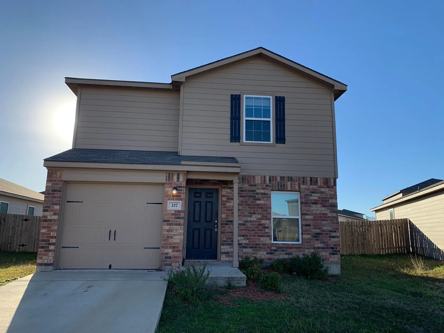 3 bed, 2.5 bath, 1505 sqft, $1,595 — Photo 2