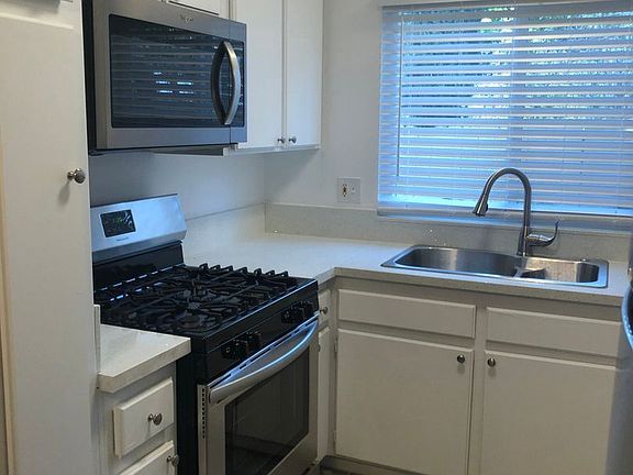 3rd image of 4052 Oregon St APT 3