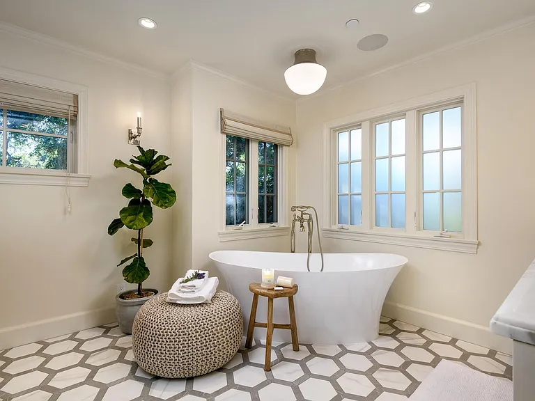 2148 Piedras Dr — Photo 23