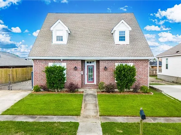 8336 Sabre Dr, Chalmette, LA 70043