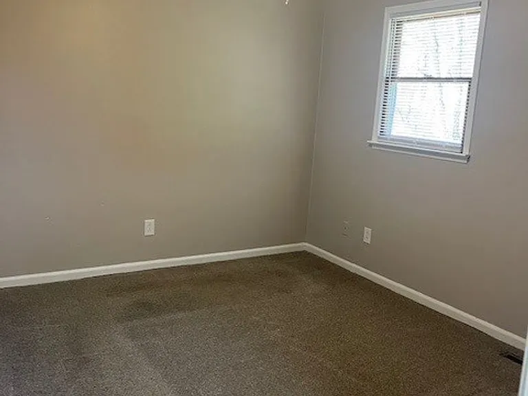 9 Ivy Ct — Photo 6