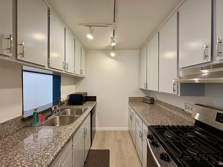 18645 Hatteras St #166 — Photo 10