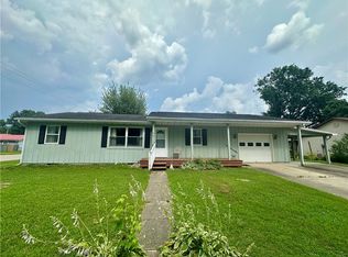 1313 Lynwood Pl, Marshall, IL 62441
