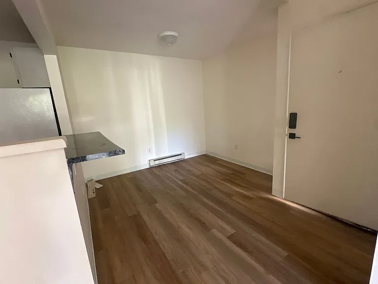University Park Apartments near Cornell University — Photo 263