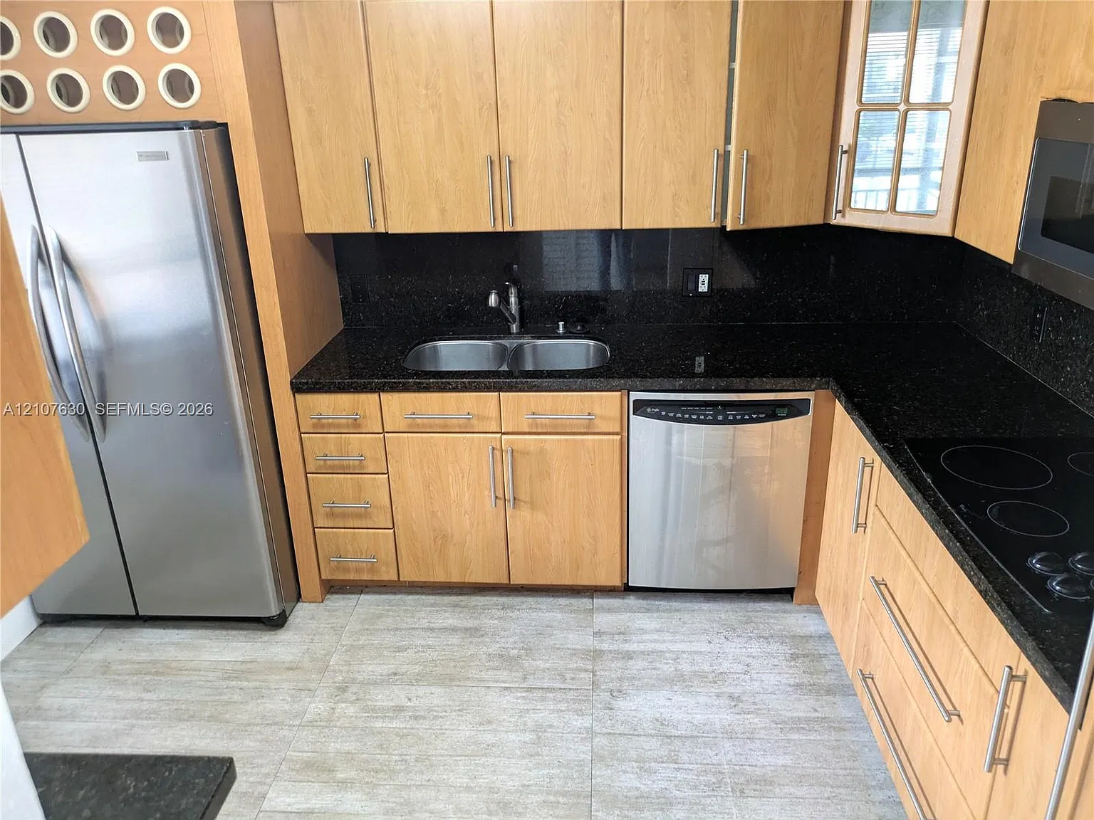 Racquet Club Apartments A — Photo 4