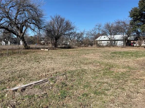 214-218 Cedar St, Clyde, TX 79510