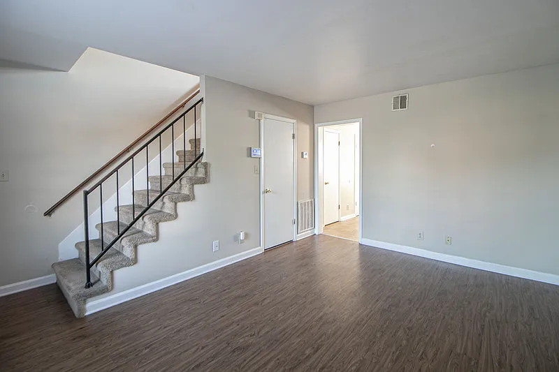 2 bed, 1.5 bath, 1000 sqft, $830 — Photo 4