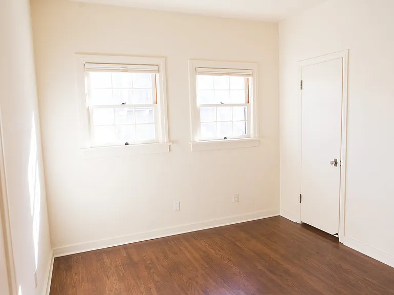 204 1/2 Quincy Ave — Photo 5