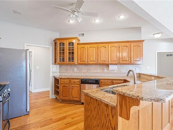 2nd image of 4447 SW Creekview Dr