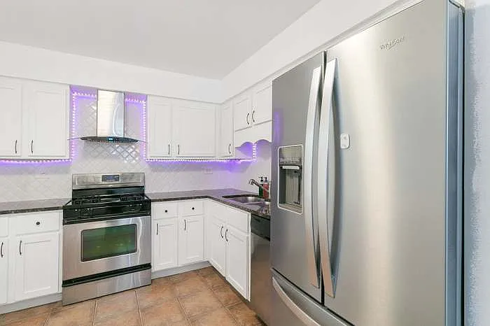 565 Maple Ave #8 — Photo 5