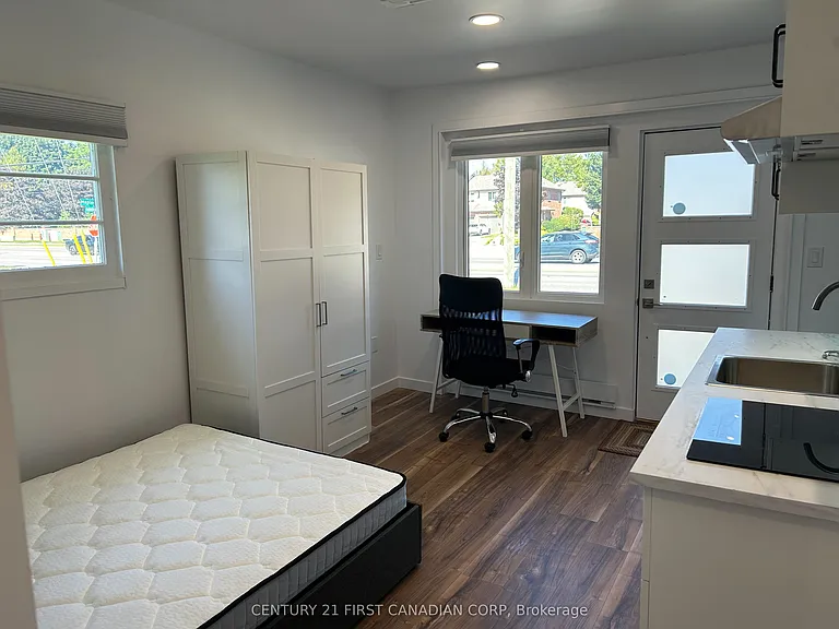1473 Adelaide St N #2 — Photo 3