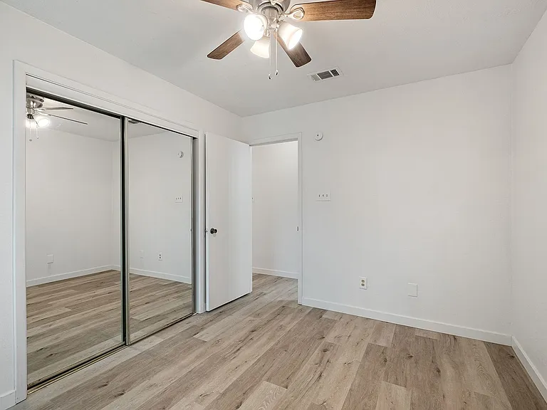 1015 E Yager Ln #147 — Photo 13