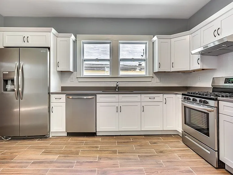 5 Greenheys St #2 — Photo 1