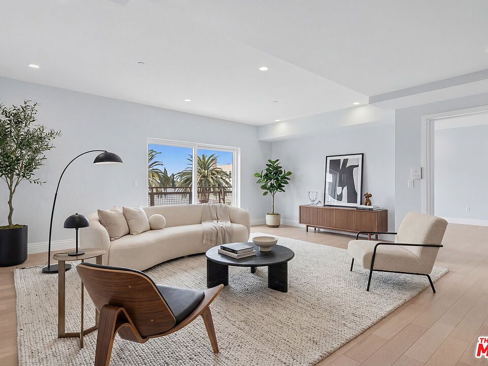 1st image of 2939 Leeward Ave #401