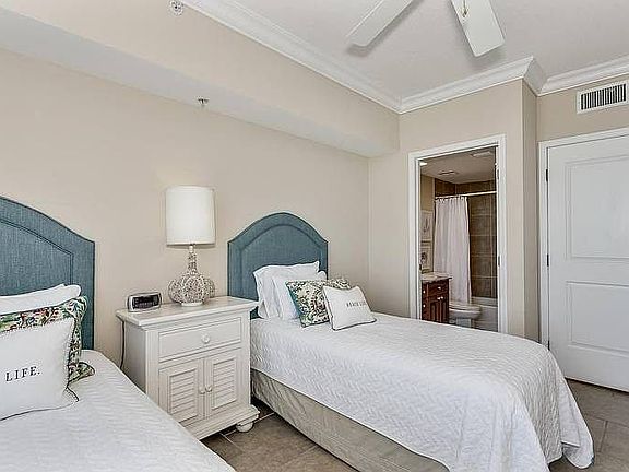 GUEST BEDROOM - 2 TWIN BEDS