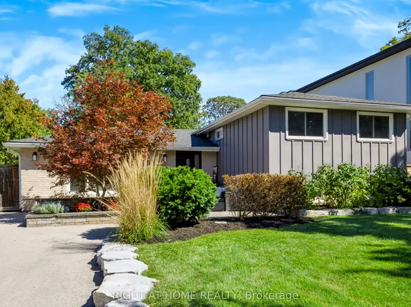 493 Forestwood Cres, Burlington, ON L7L 4K2