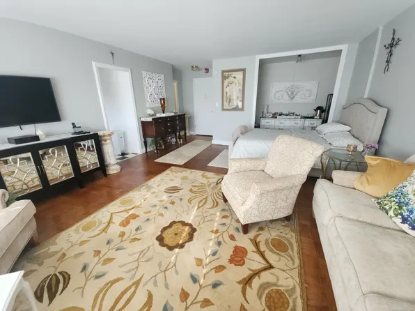 80 Cartright Street #1E, Bridgeport, CT 06604