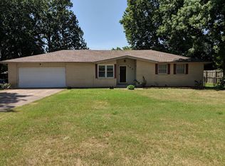 104 W Ridgeview Dr, Willard, MO 65781