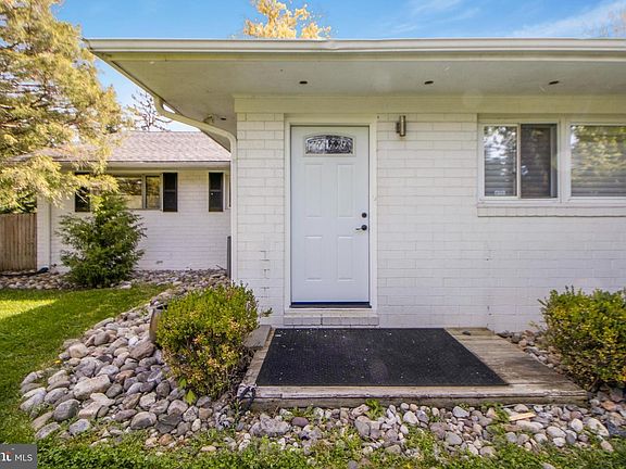 3rd image of 6029 Berkshire Dr
